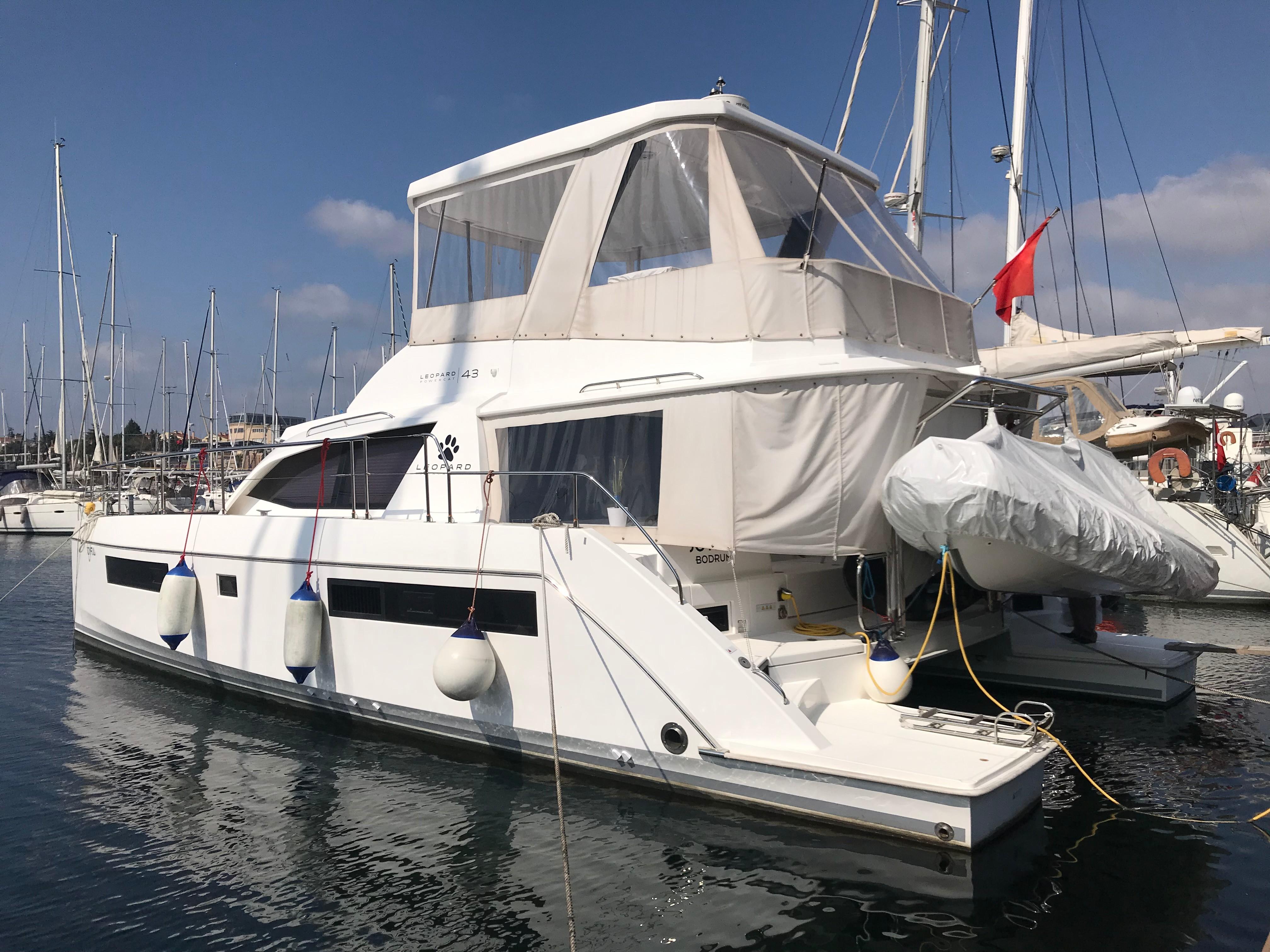 leopard power catamaran for sale